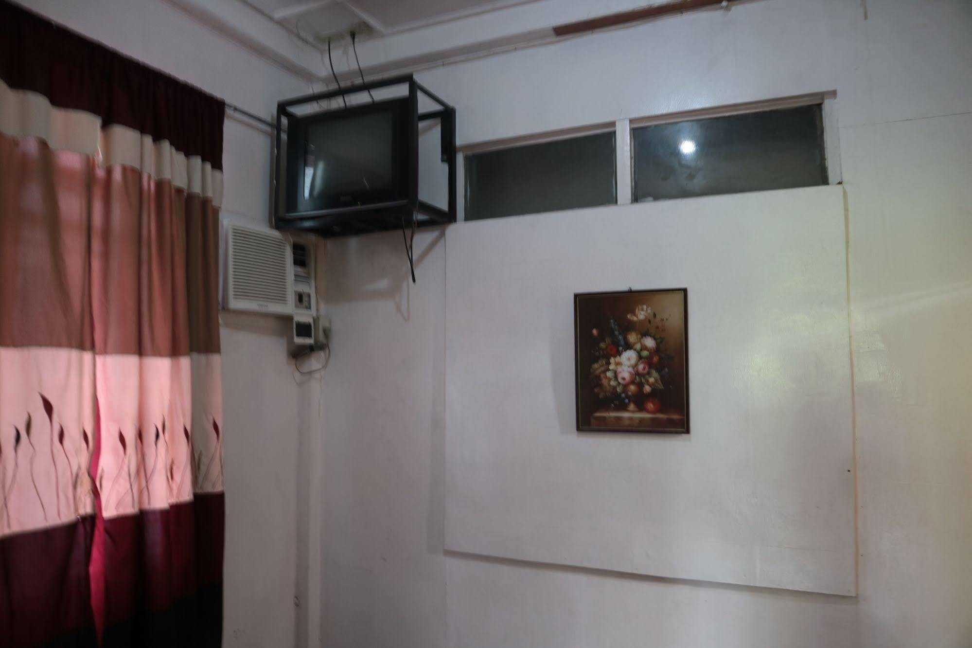 Newport Oak Pension Inn Tagbilaran Eksteriør billede