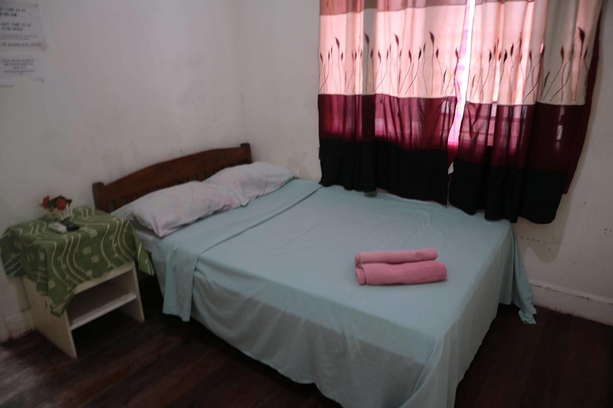 Newport Oak Pension Inn Tagbilaran Eksteriør billede