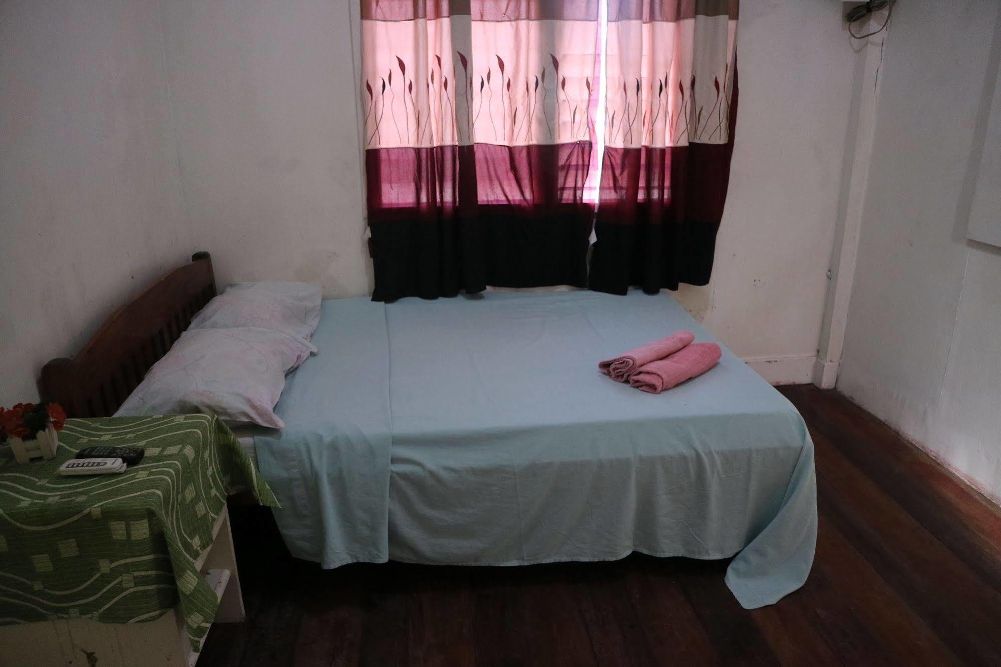 Newport Oak Pension Inn Tagbilaran Eksteriør billede
