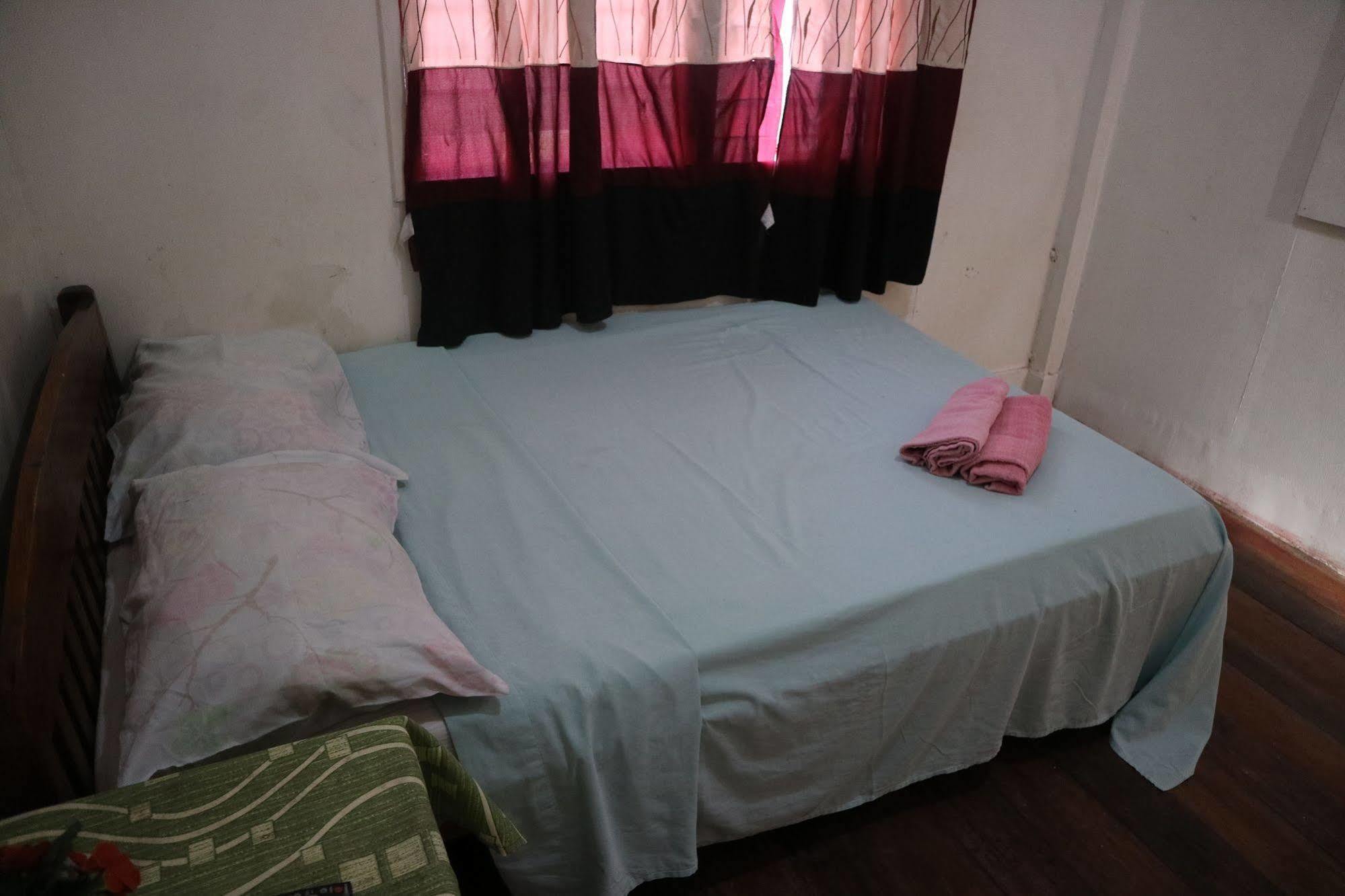 Newport Oak Pension Inn Tagbilaran Eksteriør billede